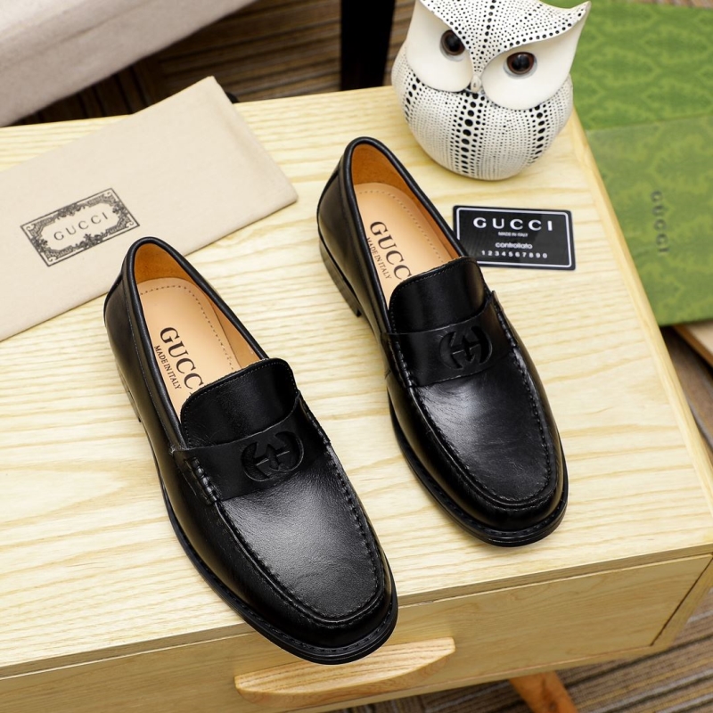 G*u*i leather shoes